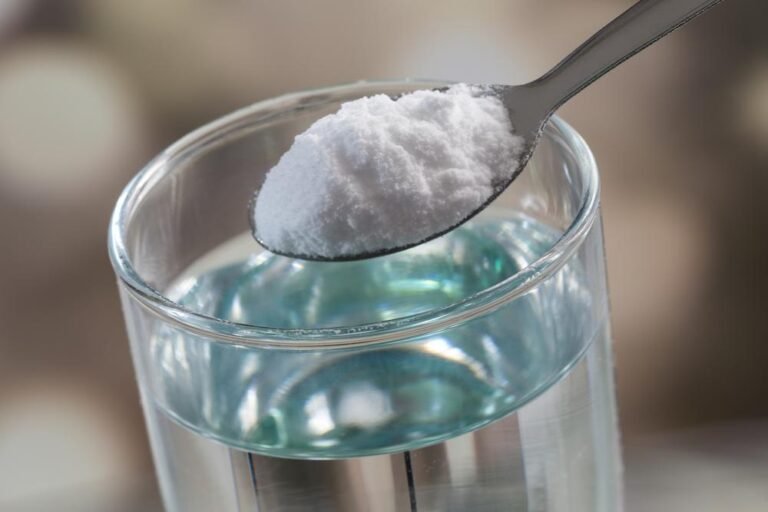 Baking Soda Water Shots for Weight Loss: Risks, Science, and Reality